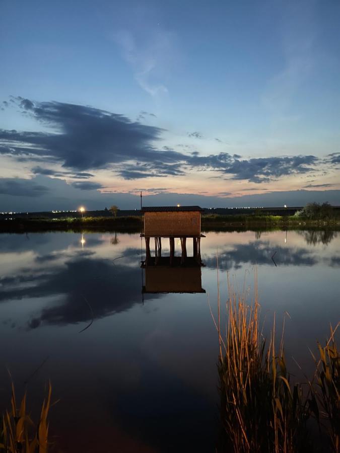 Maison Du Golf Костінешть Екстер'єр фото